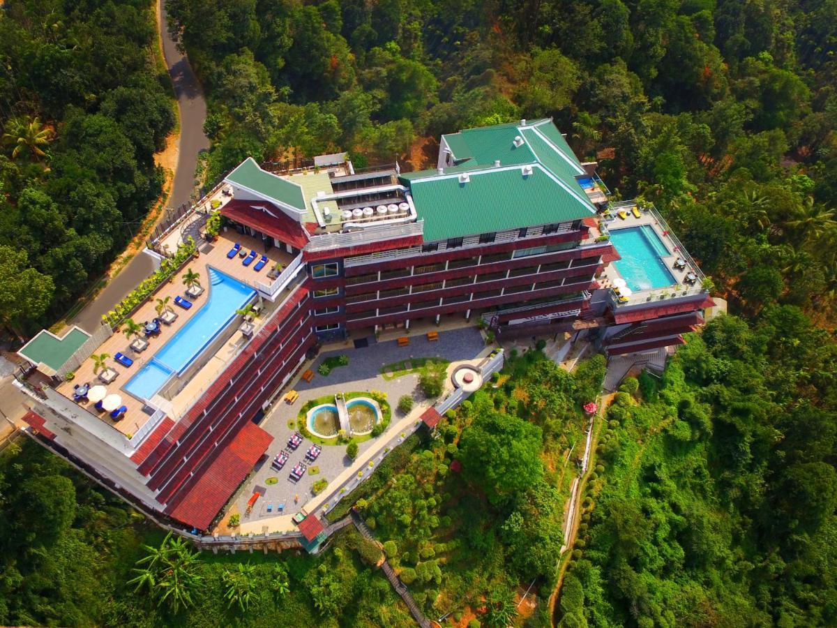 全景逍遥酒店 蒙纳 外观 照片 Aerial view of the hotel