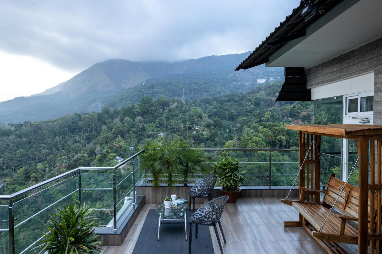 全景逍遥酒店 蒙纳 外观 照片 View of the mountain from the balcony of a house in the village