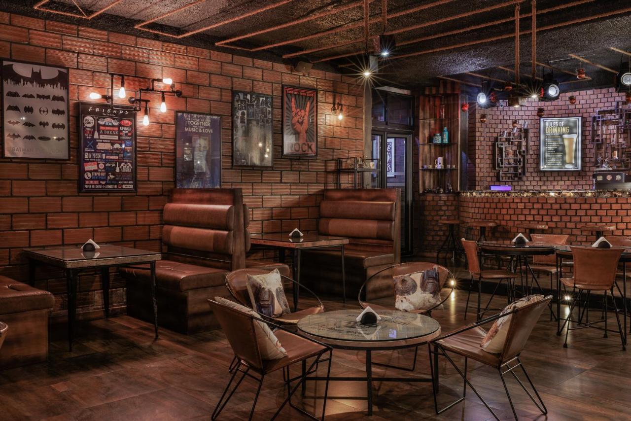 全景逍遥酒店 蒙纳 外观 照片 The interior of a restaurant in Dhaka, Bangladesh