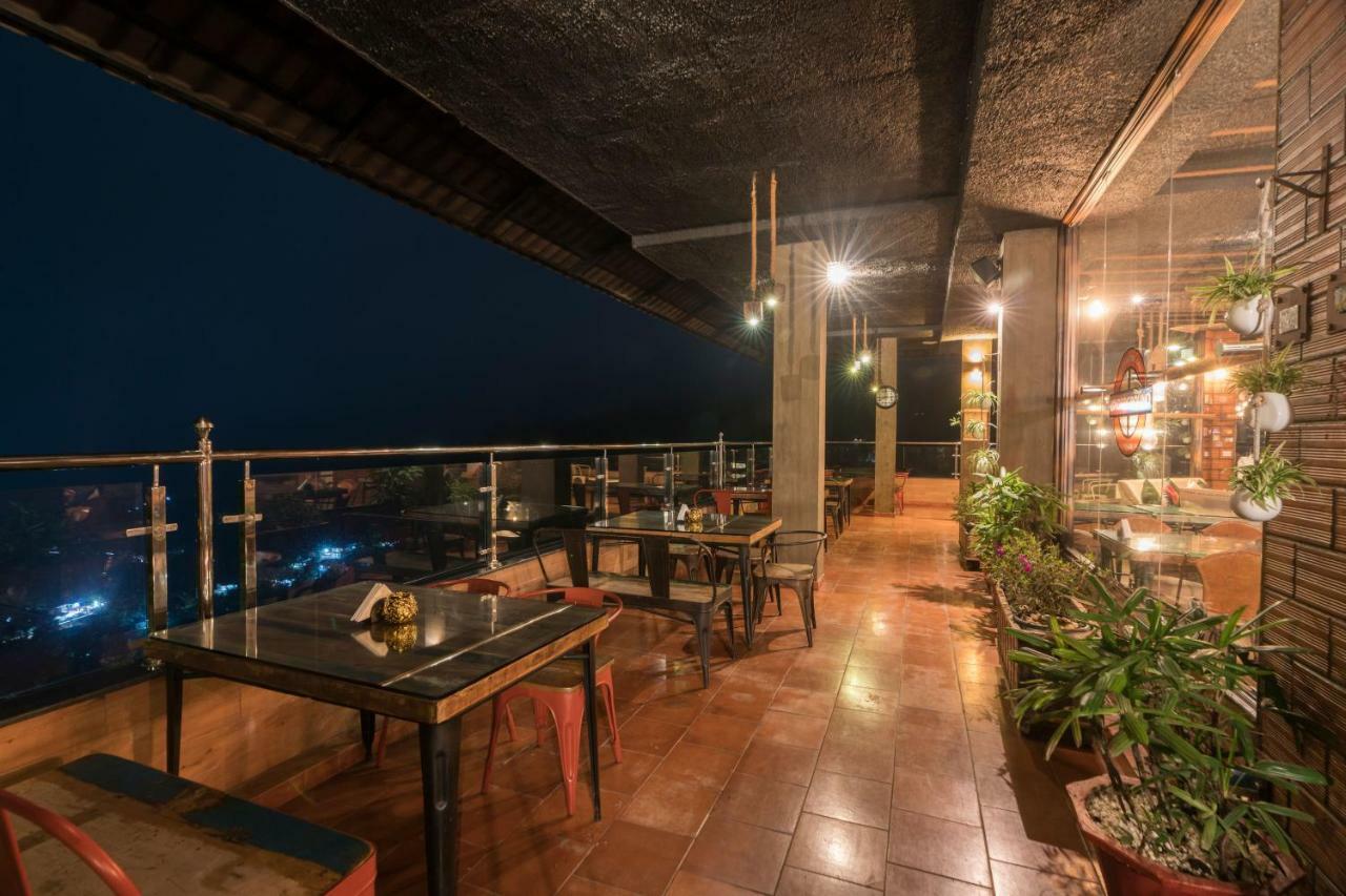 全景逍遥酒店 蒙纳 外观 照片 Sky Bar