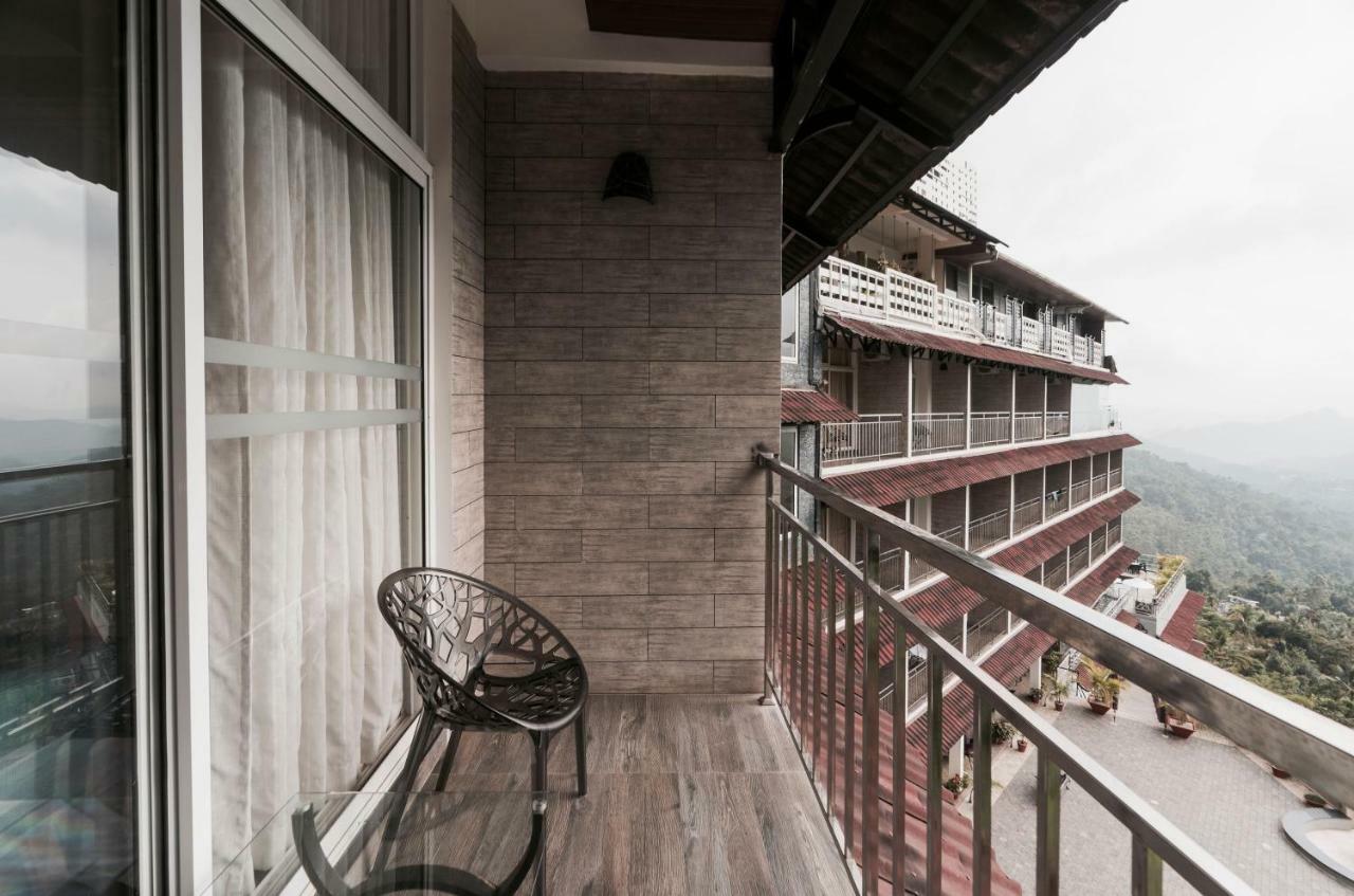 全景逍遥酒店 蒙纳 外观 照片 A balcony