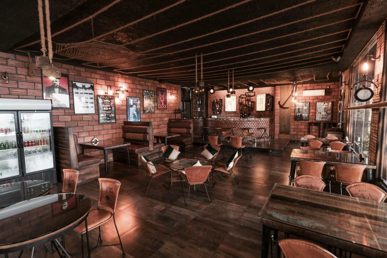 全景逍遥酒店 蒙纳 外观 照片 Interior of the restaurant